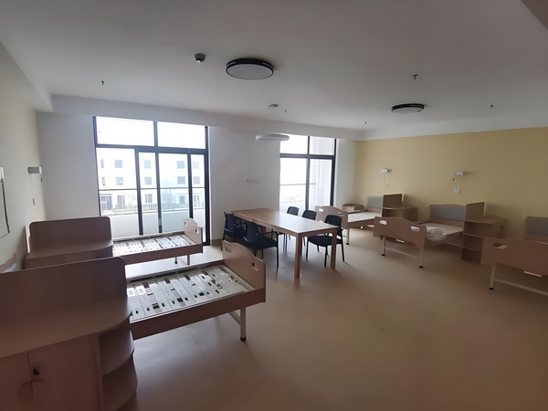 高级电工证入户深圳_全程心跳加速！这部韩国神作真的绝了‼️ 快车一辆野猪撞上城际